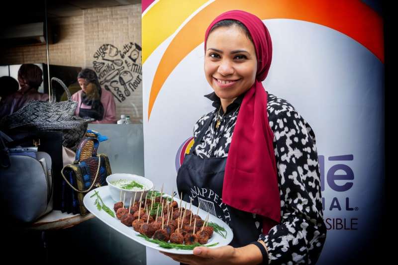 «شيماء» تدشن مشروع خاص بالطعام النباتي:«لما بطلت اللحمة بقيت أحسن»