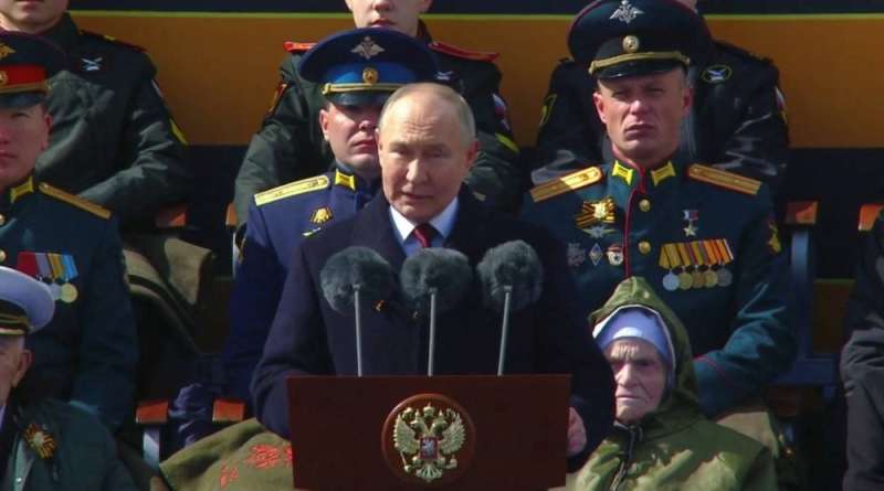 بوتين يحيي ذكرى الانتصار في الحرب العالمية الثانية بمشاركة الدبابة الأسطورية ”تي-34”
