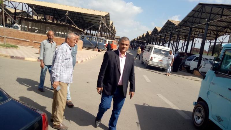 رئيس مدينة أشمون يتفقد العمل بمجمع المواقف الجديد
