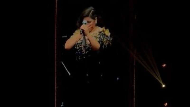 روتانا كلمة السر في البكاء الهيستيري لـ شيرين عبد الوهاب في حفلها الأخير بالكويت (تفاصيل)