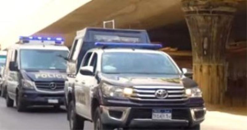 إصابة 3 أمناء شرطة في مداهمة مع تجار مخدرات بطريق الإسماعيلية/ أبو صوير الصحراوي