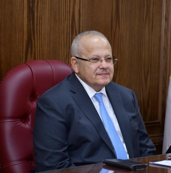 رئيس جامعة القاهرة: زيادة قيمة العلاج الشهري لأعضاء هيئة التدريس والعاملين بنسبة 25%