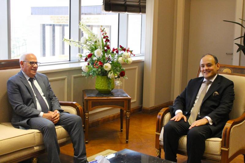 وزير الصناعة يلتقي محافظ بورسعيد لبحث تعزيز الأنشطة الصناعية والاستثمارية