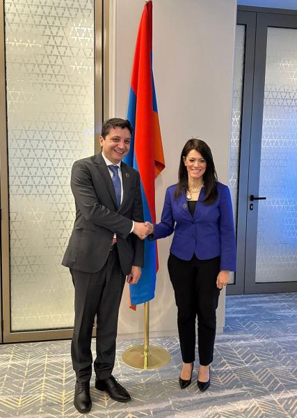 وزيرة التعاون الدولي تبحث مع وزير المالية الأرميني ترتيبات الدورة السادسة من اللجنة المشتركة