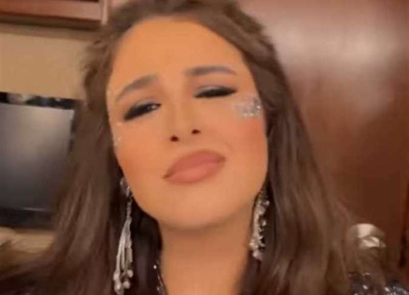 شاهد.. ياسمين عبدالعزيز ترقص وتغني في كواليس إعلانها الجديد