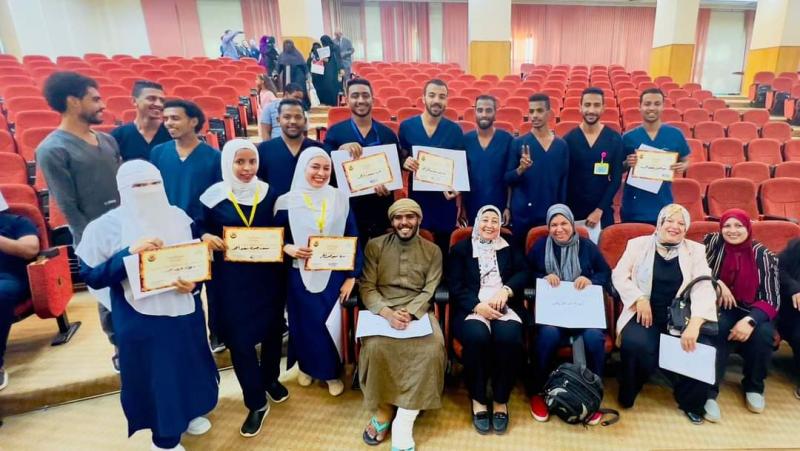 20 ممرضا من مستشفى شلاتين العام يتلقون تدريباتهم بمستشفيات جامعة عين شمس
