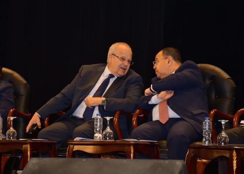 رئيس جامعة القاهرة ووزير  المالية  يفتتحان فعاليات اليوم الثاني لمؤتمر صنع السياسة الاقتصادية في ظل أوقات تزايد المخاطر وعدم اليقين