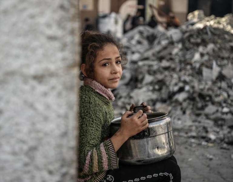 قطاع غزة على حافة المجاعة بسبب إغلاق المعابر وقطع الإمدادات الغذائية