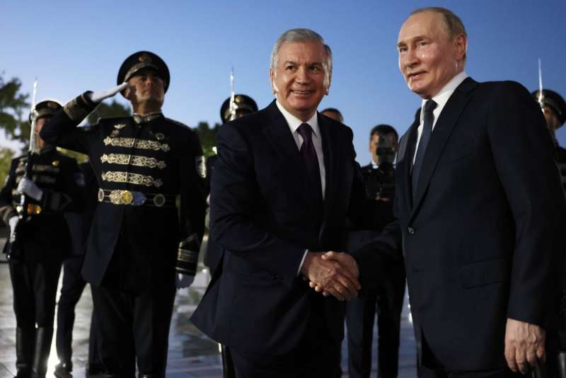 في ثالث زيارة خارجية له بعد الانتخابات...بوتين يصل إلى أوزبكستان