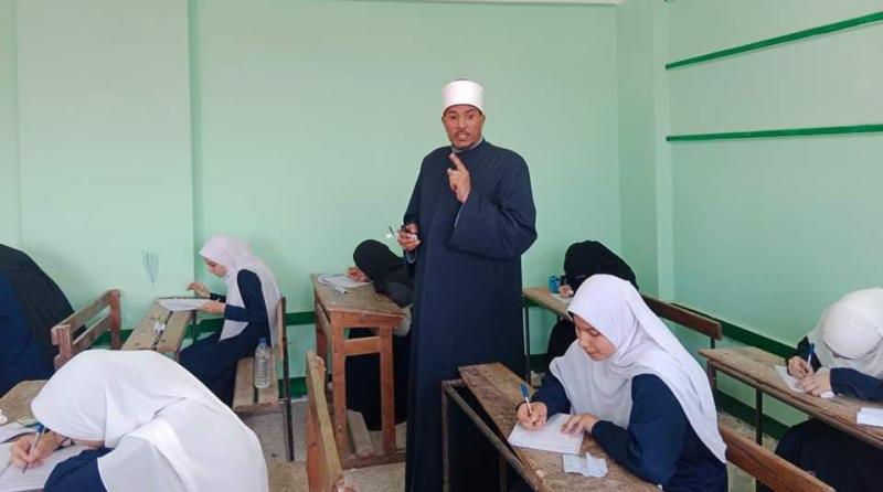 رئيس منطقة «كفر الشيخ الأزهرية» يتفقد امتحانات الشهادة الثانوية بلجان مطوبس