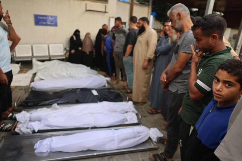 الدفاع المدني بغزة يواصل البحث عن جثامين الشهداء والمفقودين تحت ركام المنازل بمخيم جباليا