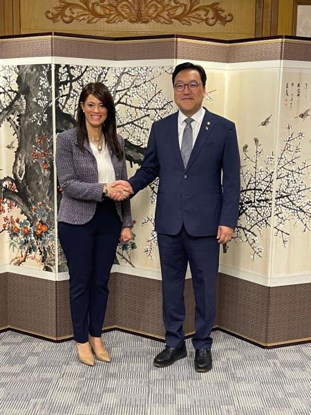 وزيرة التعاون الدولي تعقد اجتماعًا ثنائيًا مع نائب وزير الاقتصاد والمالية الكوري