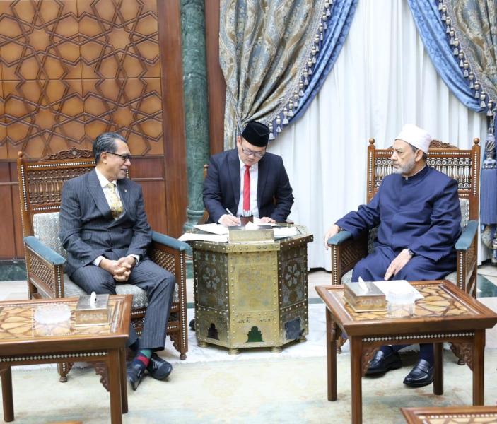 فضيلة الإمام الأكبر يستقبل سفير إندونيسيا لدى القاهرة