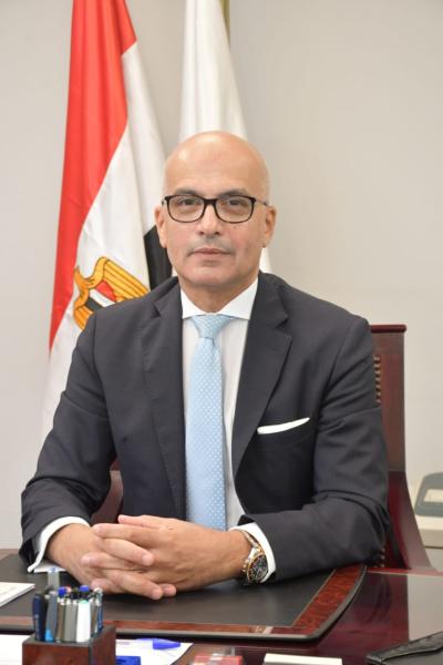 الدكتور محمد ضياء زين العابدين رئيس جامعة عين شمس 