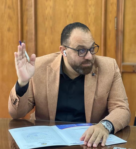 محمد فايق رئيسا للجنة العلاقات العامة بتجارية الإسماعيلية