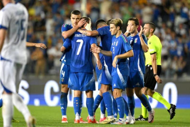 إيطاليا تتقدم على ألبانيا 2-1 في شوط أول