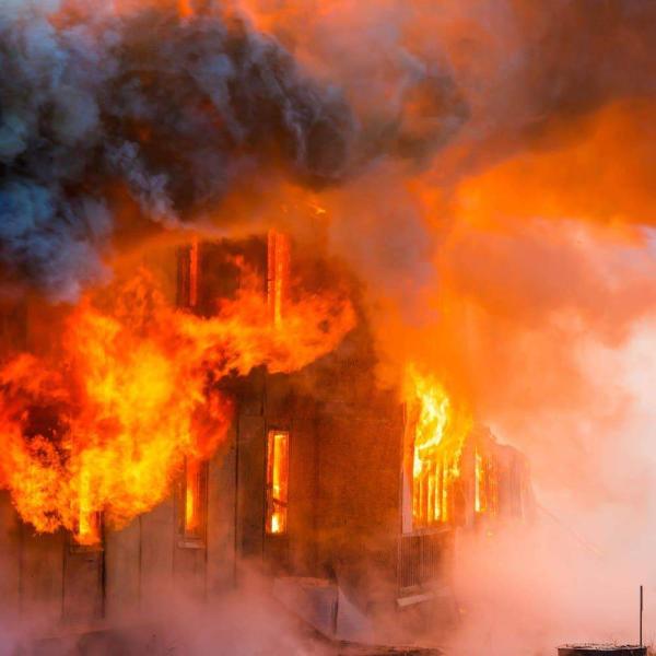 السيطرة على حريق بحوش منزل بسوهاج
