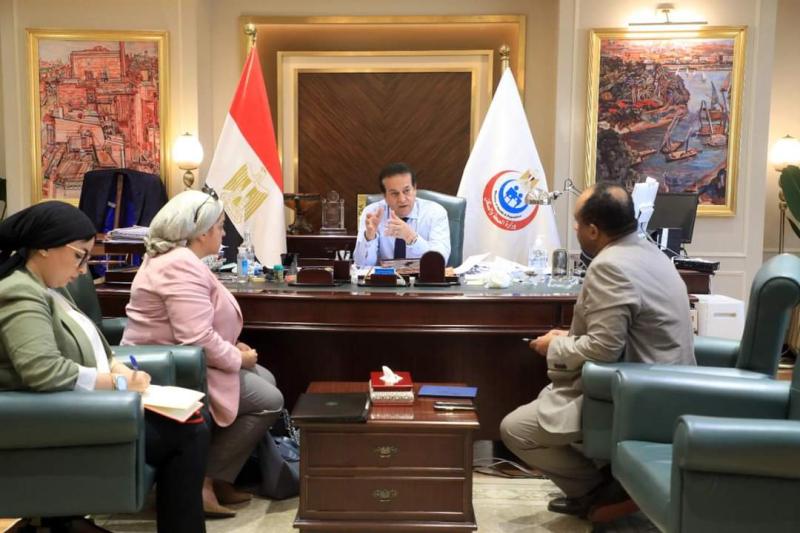 وزير الصحة يعقد اجتماعاً لمناقشة تطوير مستشفى جراحات اليوم الواحد بمدينة مرسى علم