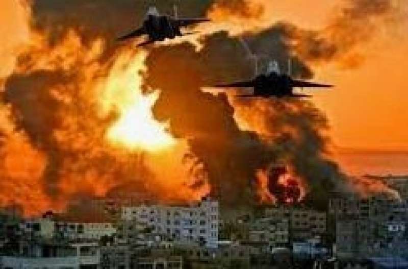 الطيران الإسرائيلي يقتل 35 مدنيا في دير البلح 