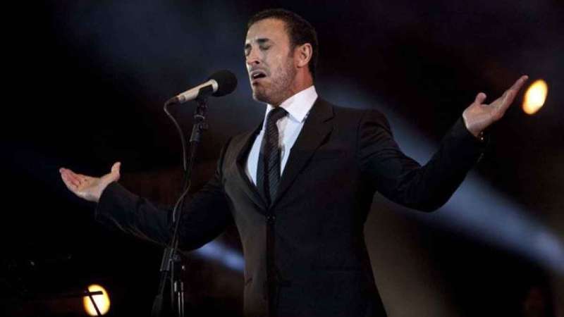 قيصر الغناء ”كاظم الساهر” يصل مصر ويوجه رسالة لجمهورة: ستكون حفلة رائعة