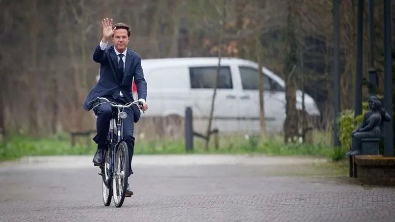 من هو مارك روته رجل الدراجات امين عام الناتو الجديد وكيف سيواجه بوتين وترامب ؟