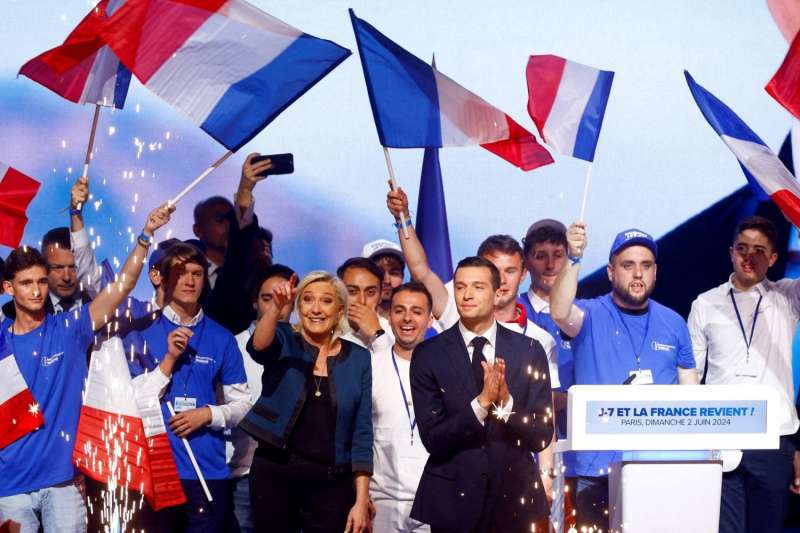 فرنسا :فتح صناديق الاقتراع وسط مخاوف من صعود اليمين بزعامة”لوبان ” (تقرير)