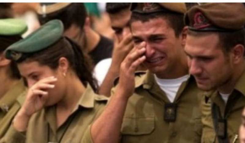 بكاء جنود الإحتلال الإسرائيليين صورة أرشيفية