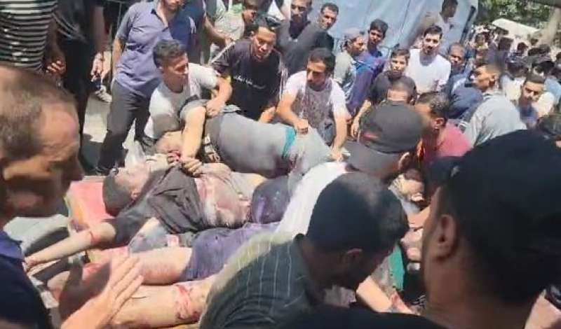 الكيان الإرهابي الإسرائيلي يقتل 17 مدنيا فلسطينيا بمسجد الشمعة شمال قطاع غزة!