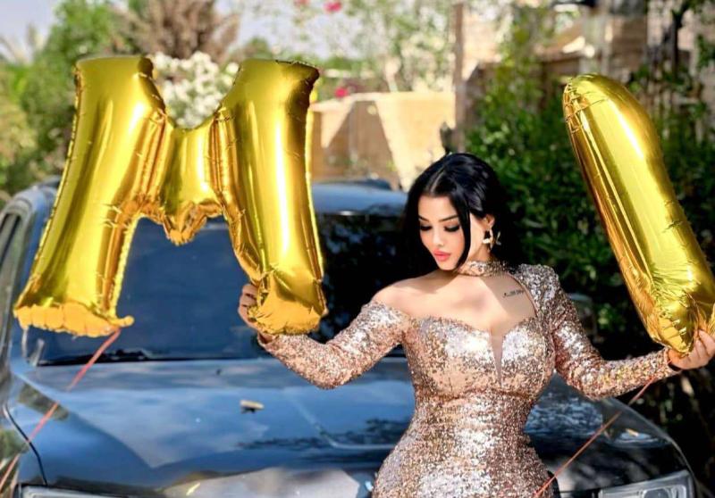 الفنانة إيمى البحيري تحتفل بتخطي عدد متابعيها المليون على إنستجرام