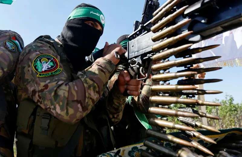 هل تراجعت شعبية حماس في غزة والخارج بعد 10 شهور من الحرب ؟