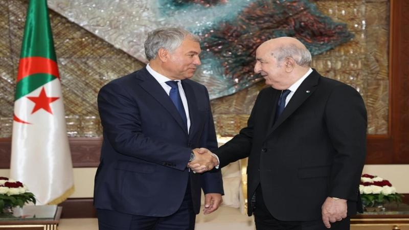 الرئيس الجزائري تبون يستقبل رئيس مجلس الدوما الروسي والوفد المرافق له