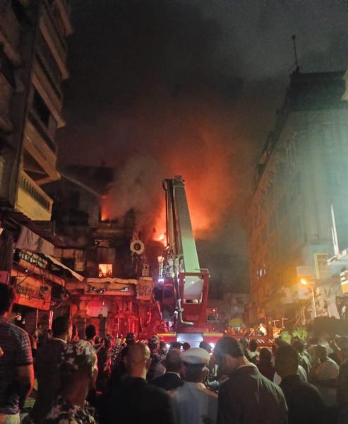 محافظ القاهرة يشكل لجنة هندسية لفحص العقارين الذين نشب بهما حريق