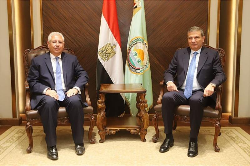 وزير الزراعة يستقبل السفير المصري بالكويت لبحث سبل التعاون