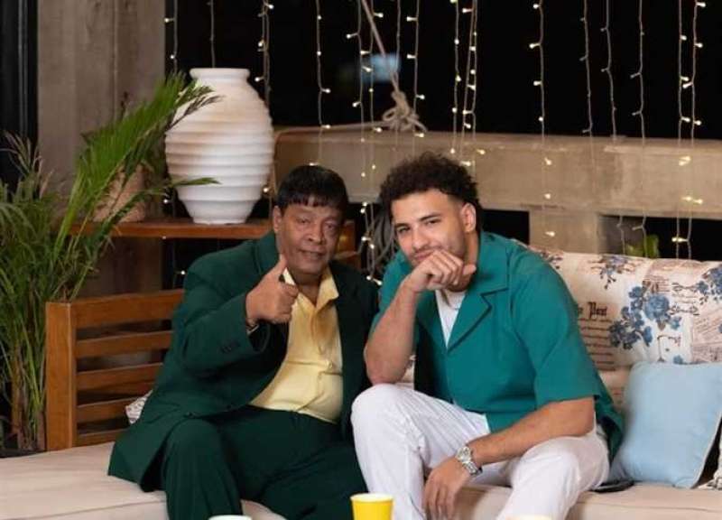 عبد الباسط حمودة ومسلم