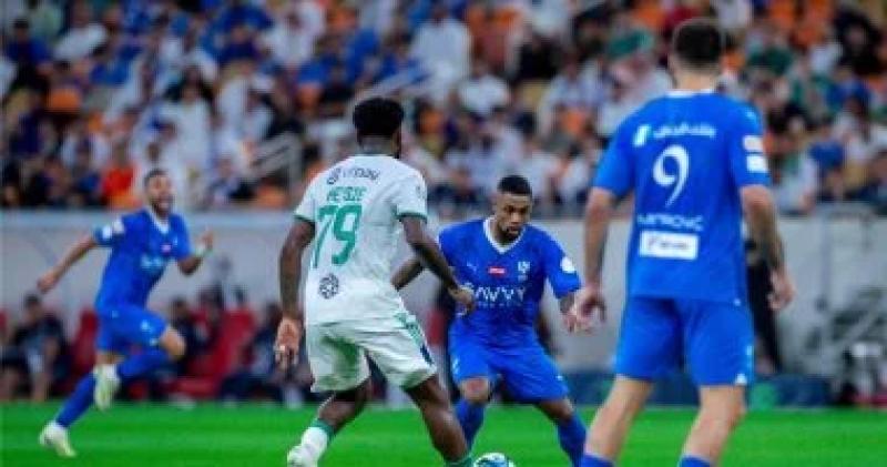 الدوسري ضد طارق حامد.. التشكيل المتوقع لمواجهة الهلال وضمك بالدوري السعودي