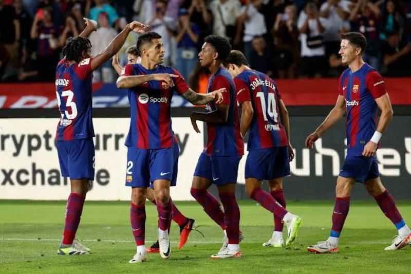 برشلونة يواصل تصدره للدوري الإسباني بفوزه برباعية في مرمى جيرونا
