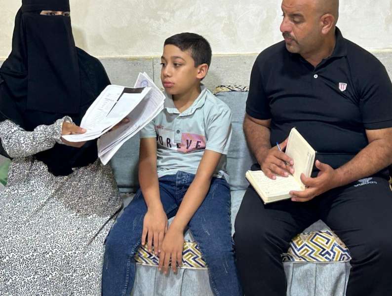 إستغاثة سيدة بكفرالشيخ بعد إصابة ابنها بضمور في العضلات نفسي إبني يتعالج