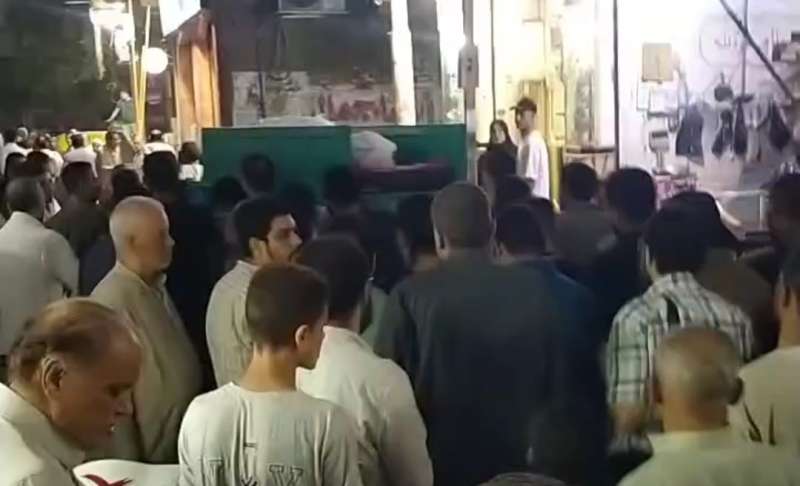 أهالي المنوفية يشيعون جنازة طبيب توفي أثناء المشاركة في عملية جراحية لمريض بكفر الشيخ