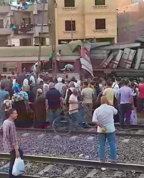 الصحة: ارتفاع أعداد مصابي حادث تصادم قطاري الزقازيق إلى 49 مصابا