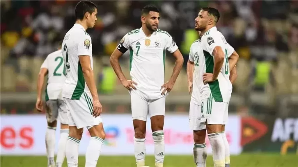 منتخب الجزائر يتقدم على ليبيريا 2-1 في الشوط الأول بتصفيات أمم إفريقيا