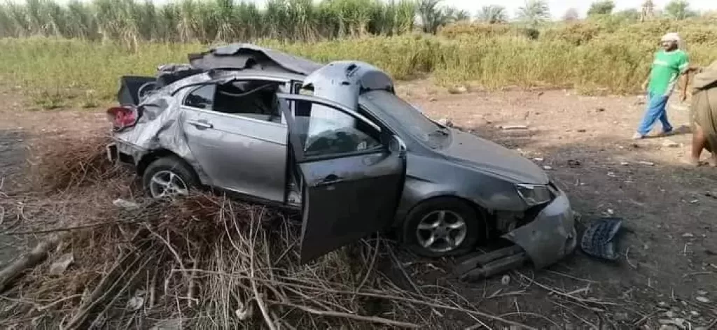 إصابة شقيقين إثر انقلاب سيارة ملاكي في قنا.. أسماء