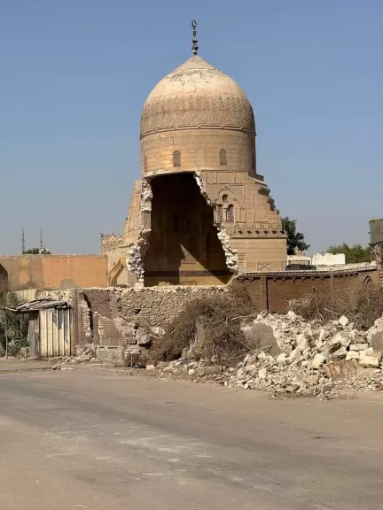 مصر تهدم نفسها!.. إزالة مقابر وقبب الإمام الشافعي تفجر صاروخا من الغضب على السوشيال ميديا.. والقاهرة في مأزق.. صور