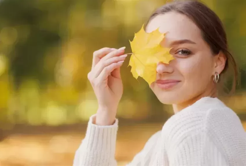 تفضل أجوائه الباردة.. أبراج تعشق موسم الخريف