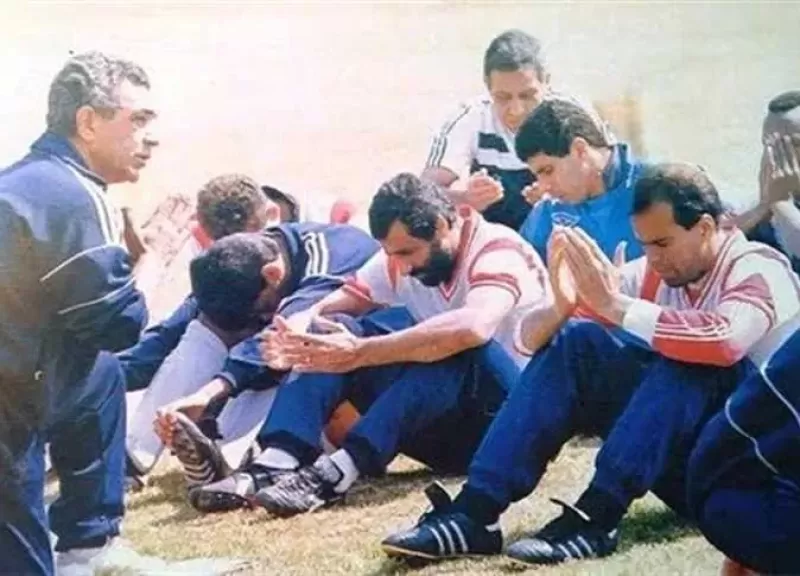 «بسبب نجم الزمالك».. شوبير يكشف لأول مرة كواليس سحب شارة كابتن منتخب مصر منه