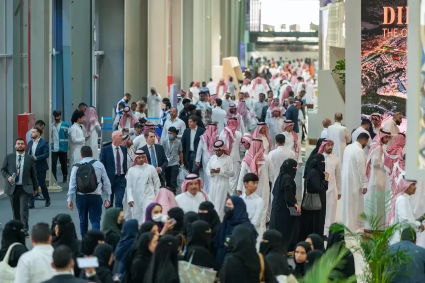 تقرير CPHI السنوي يكشف تزايد الاستعانة بمصادر خارجية في مجال الأدوية الحيوية