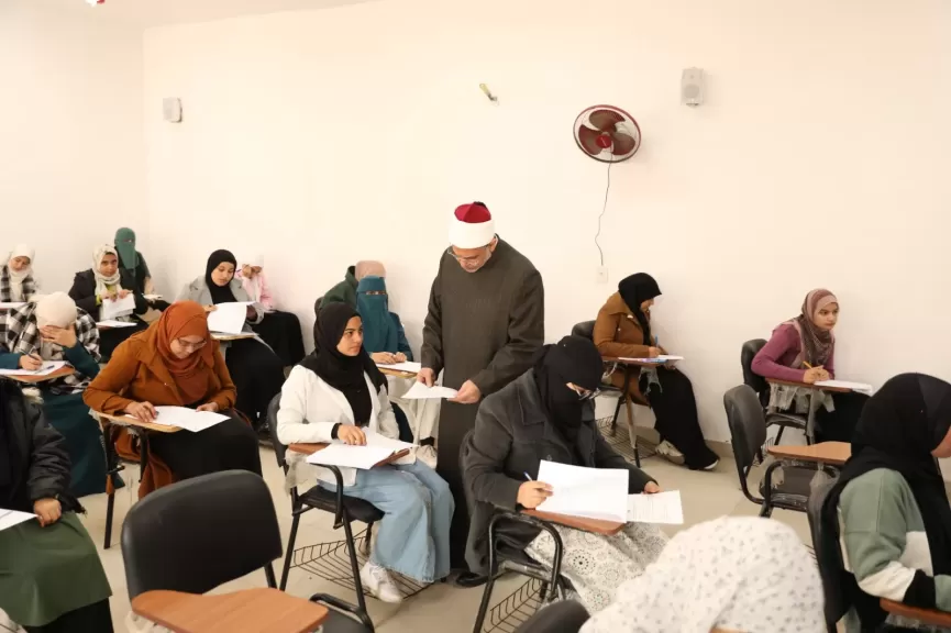 رئيس جامعة الأزهر يتفقد لجان امتحانات كلية الدراسات الإسلامية للبنات بالقاهرة