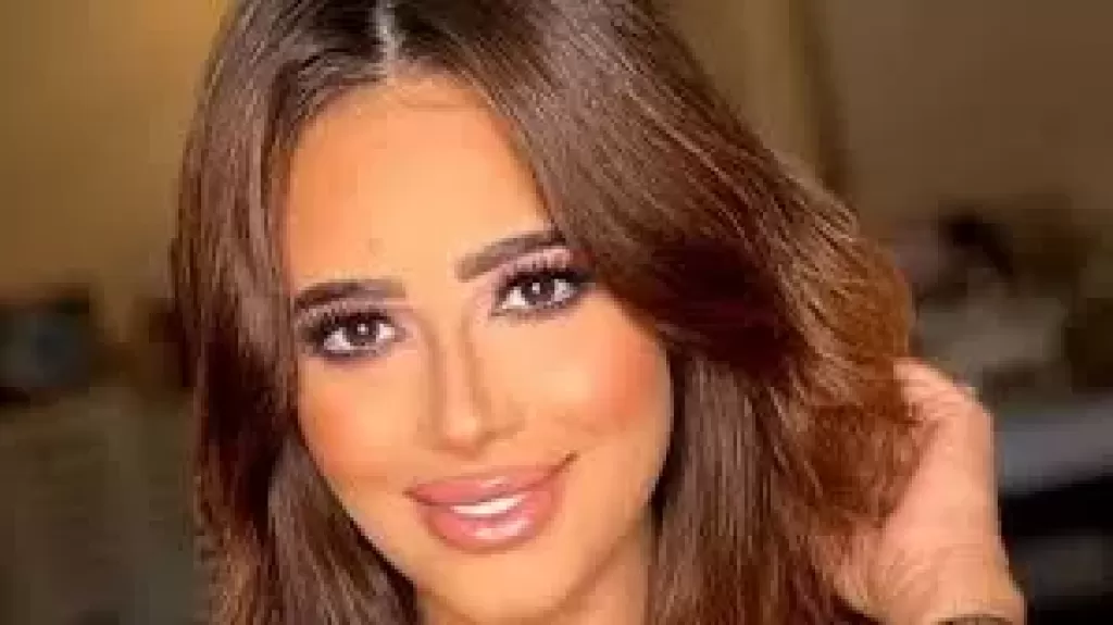 رنا سماحة توجه رسالة نارية بعد انفصالها عن زوجها: «ربنا ينتقم من كل أب يأذي ابنه»