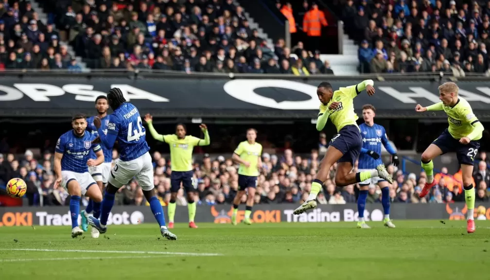 بمشاركة سام مرسي إبسويتش تاون يخسر من ساوثهامتون 2-1