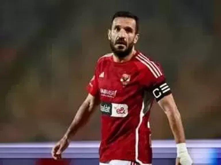 وقف التعاقد مع بلعيد يمهّد الطريق لعودة علي معلول إلى الأهلي