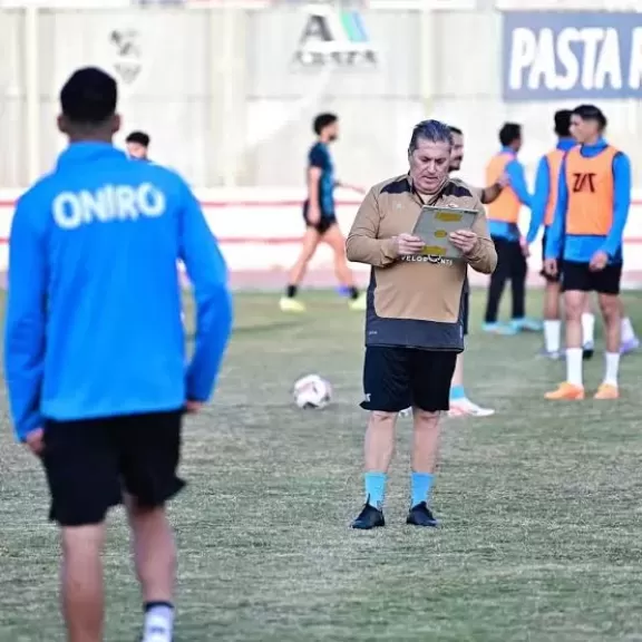 بيسيرو يرفض منح لاعبي الزمالك راحة بعد لقاء القمة